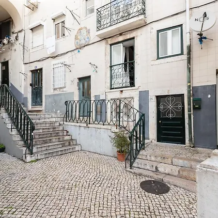 Feels Like Alfama Sophisticated * Lissabon